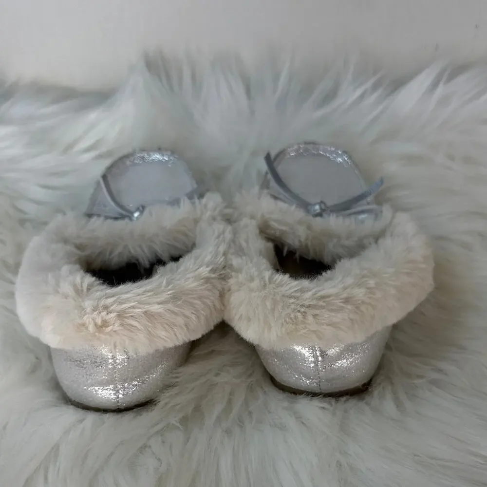 Cat & Jack Cozy Medora Moccasin Silver Kids Slippers Toddlers size 10